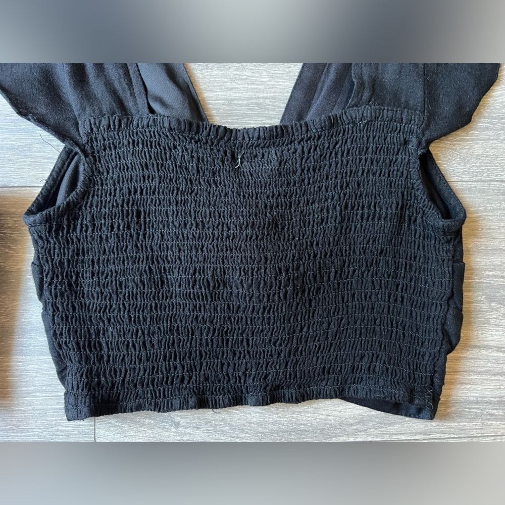 Japna ruffle sleeve knotted front smocked back crop top in black. Size S - Picture 6 of 6